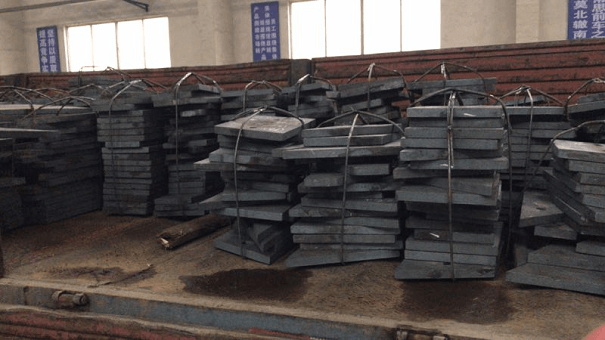 日本客戶料倉襯板成功發(fā)貨