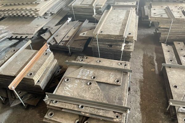 耐磨層Cr28弧形板