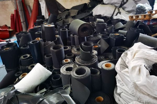 柔性非金屬蒙皮